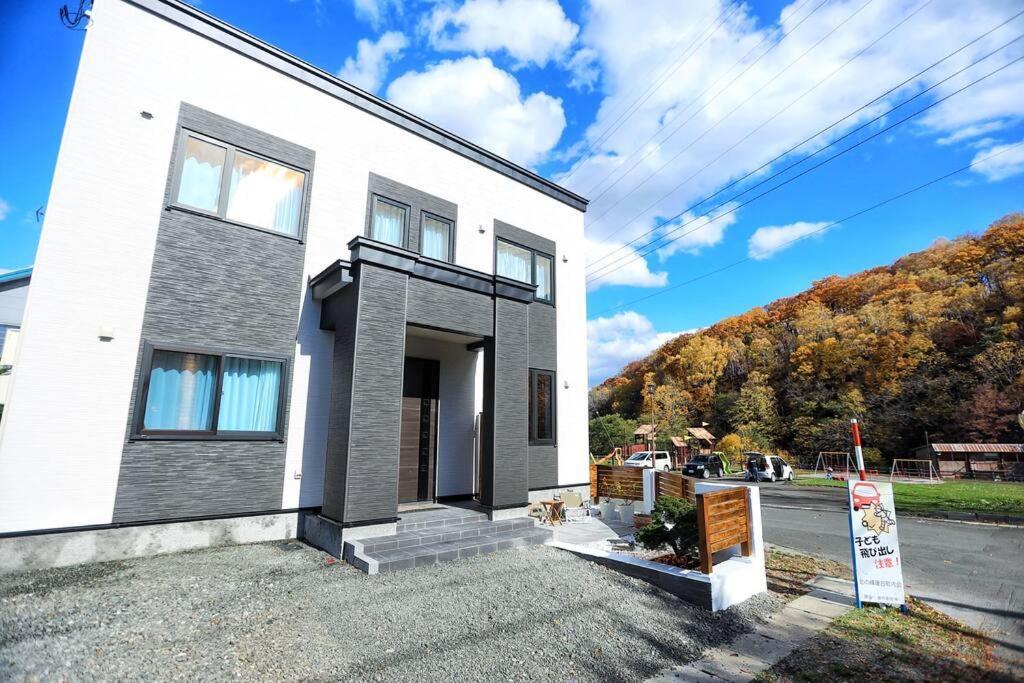 Furano Cube Sugar-方糖民宿,步行8Min到雪场,3 Brs,Max 6Ppl 외부 사진